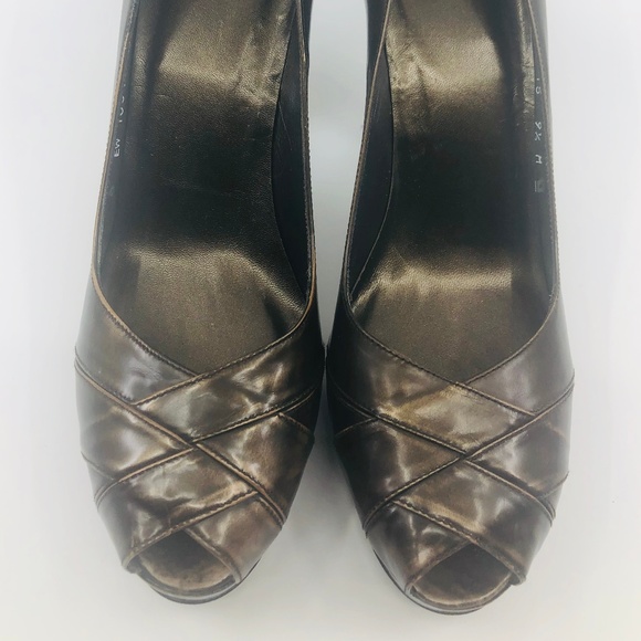 Khaki Brown Stuart Weitzman Peep Toe Shoe - Picture 2 of 7